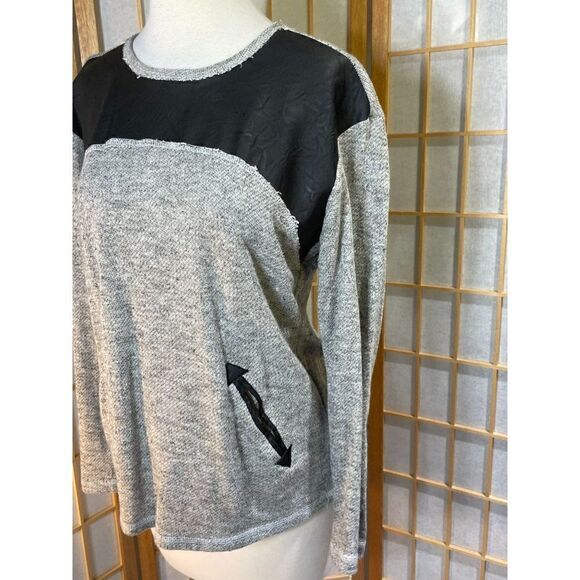 Democracy Sm Distressed Knit Top - Picture 13 of 15